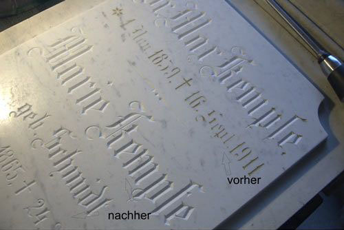 Professionelle Grabsteinrestaurierung – Schrift und Stein von Tauchert Restaurierung einer Grabsteininschrift, Zustand vorher und nachher; fachmännische Arbeit von Steinmetzbetrieb Tauchert.